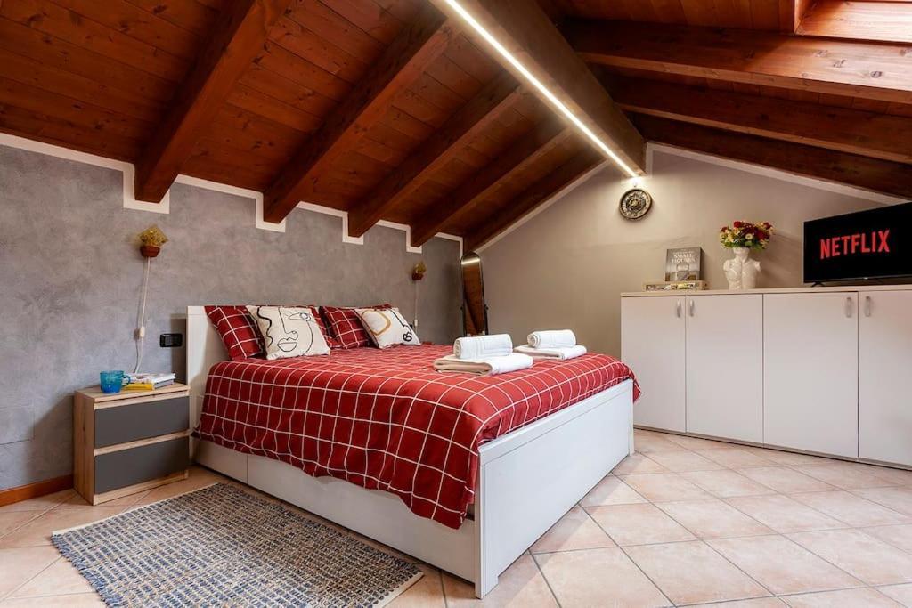 Ferienwohnung Alex Haus Somma Lombardo Exterior foto