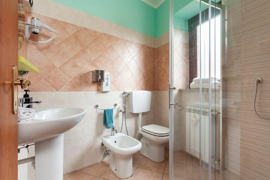 Ferienwohnung Alex Haus Somma Lombardo Exterior foto