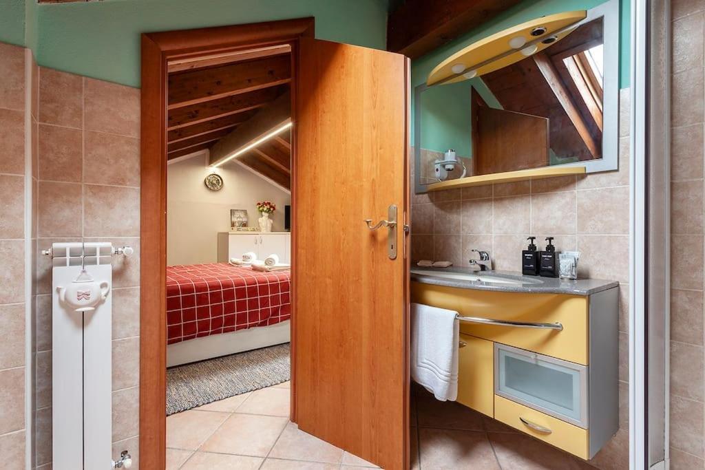 Ferienwohnung Alex Haus Somma Lombardo Exterior foto